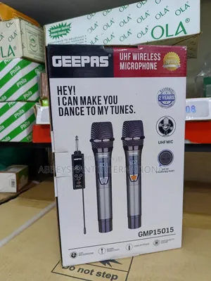 Dual UHF Wireless Microphone/Geepas Wireless Microphone
