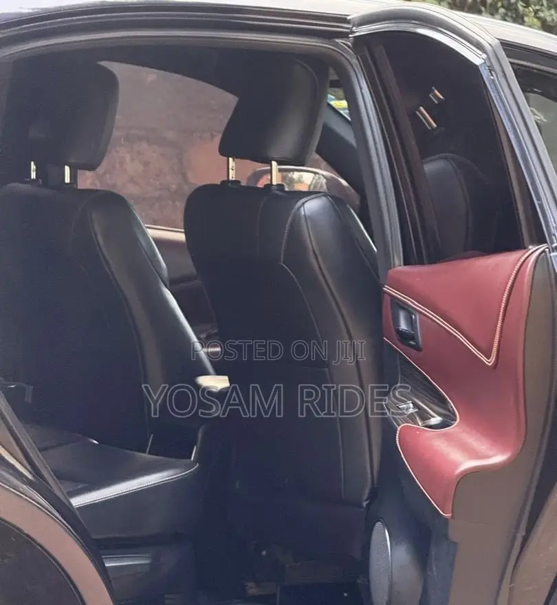Toyota Harrier 2.0 2016