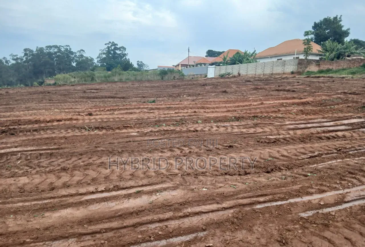 Prime Plots for Sale at Namusera~Wakiso Tarmac Divine Land Estate.