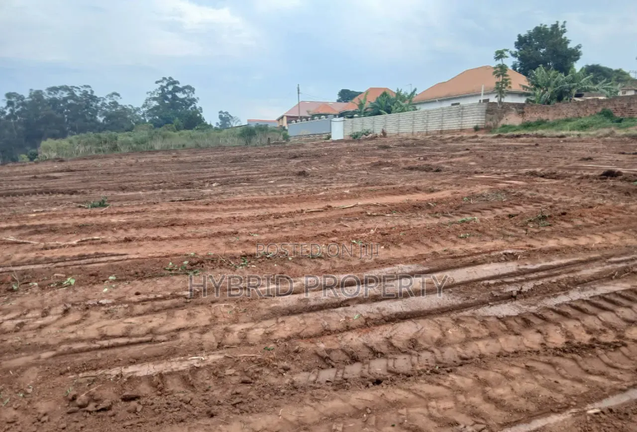 Prime Plots for Sale at Namusera~Wakiso Tarmac Divine Land Estate.