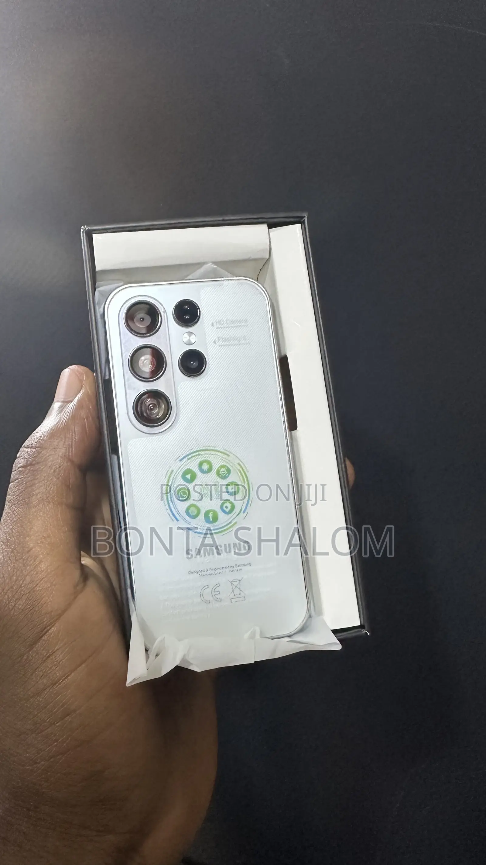 New Samsung Galaxy S26 Ultra 5G 256 GB Gold