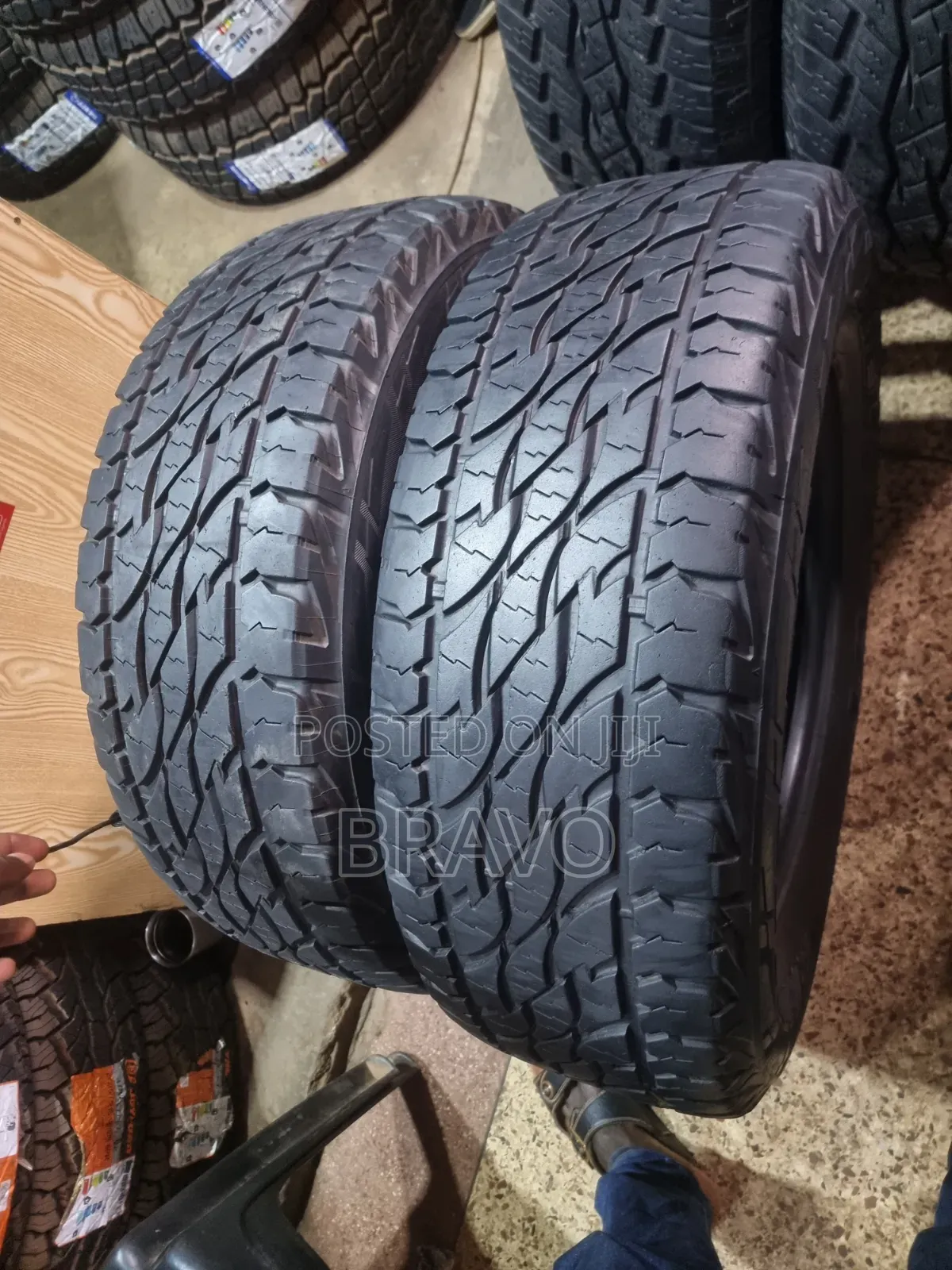 265/65r17 Good Condition Bridgestone for Land Cruiser.