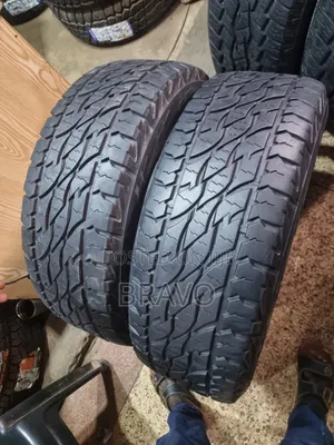 265/65r17 Good Condition Bridgestone for Land Cruiser.