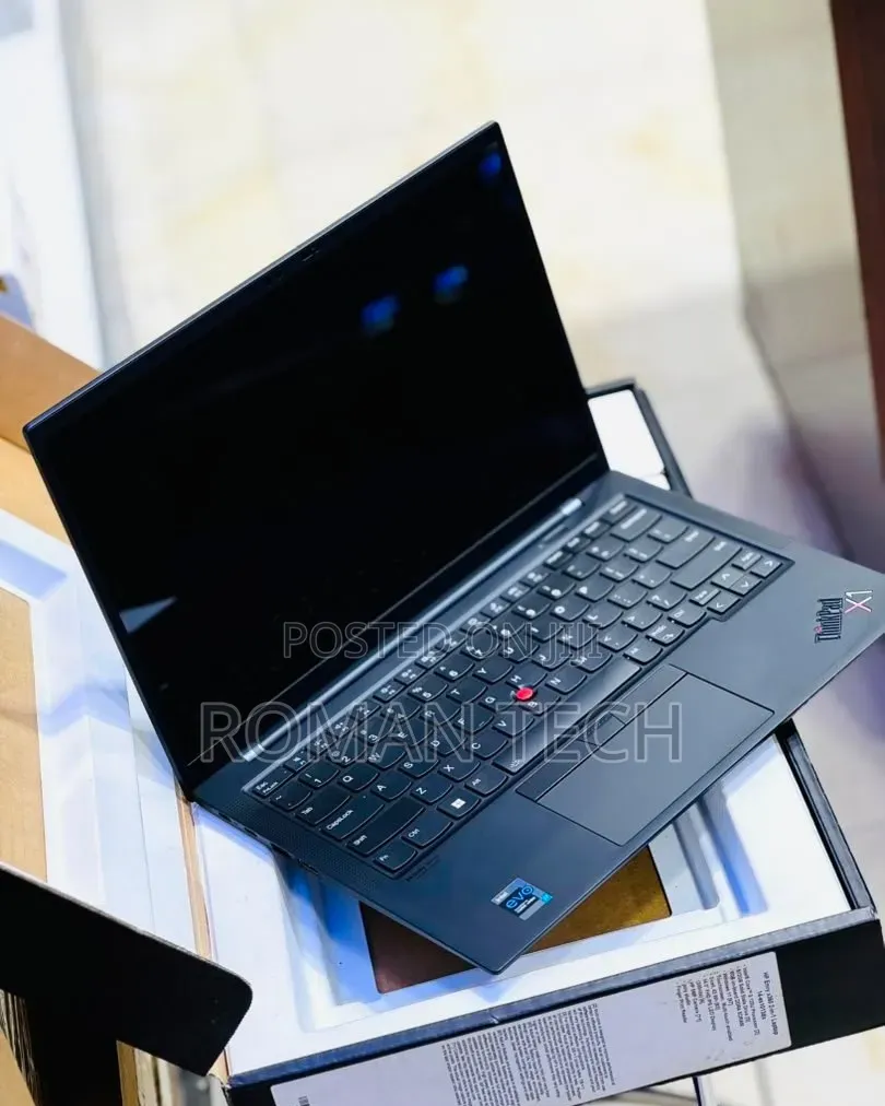 New Laptop Lenovo ThinkPad X1 Carbon Gen11 16GB Intel Core i7 SSD 512GB