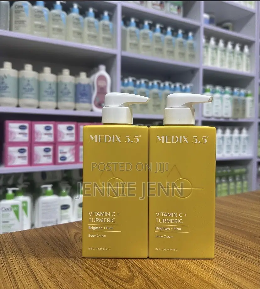 Medix 5.5 Vitamin C + Turmeric Brighten + Firm Body Cream