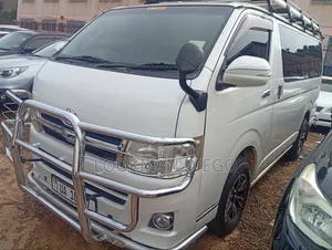 Toyota HiAce 2013 White
