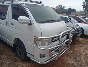 Toyota HiAce 2013 White