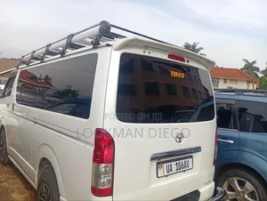 Toyota HiAce 2013 White