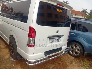 Toyota HiAce 2013 White