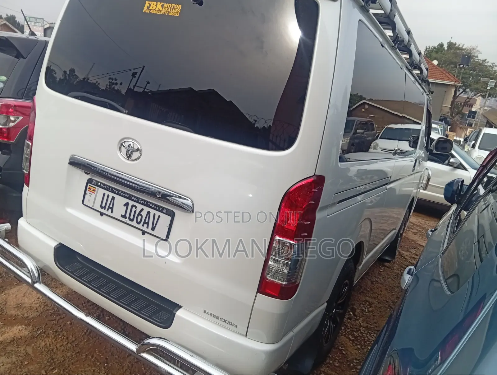 Toyota HiAce 2013 White
