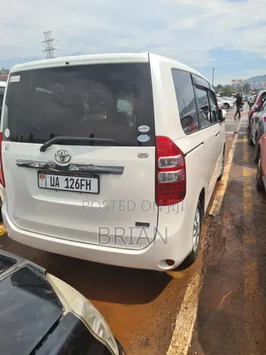 Toyota Noah 2012 White