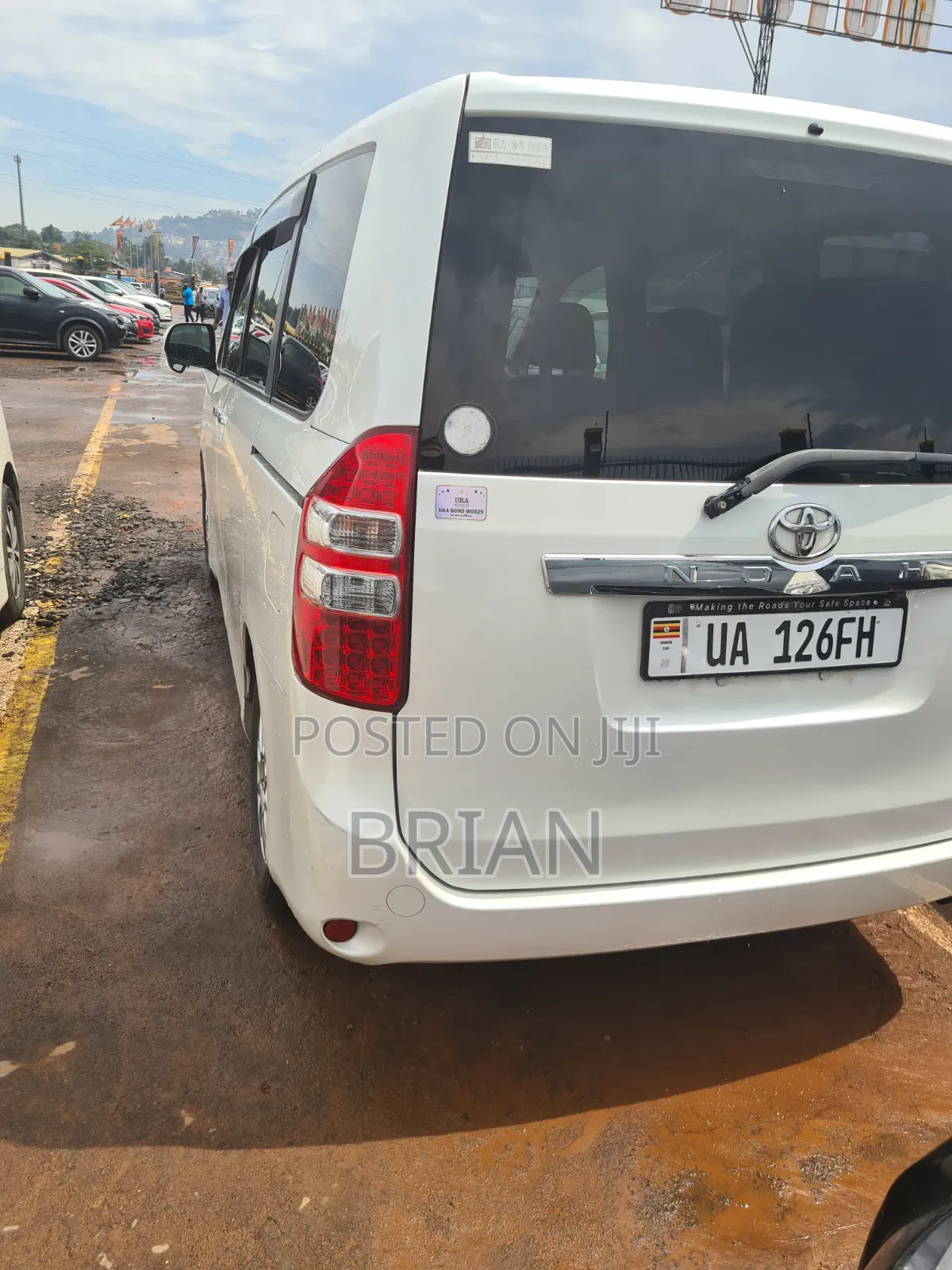 Toyota Noah 2012 White