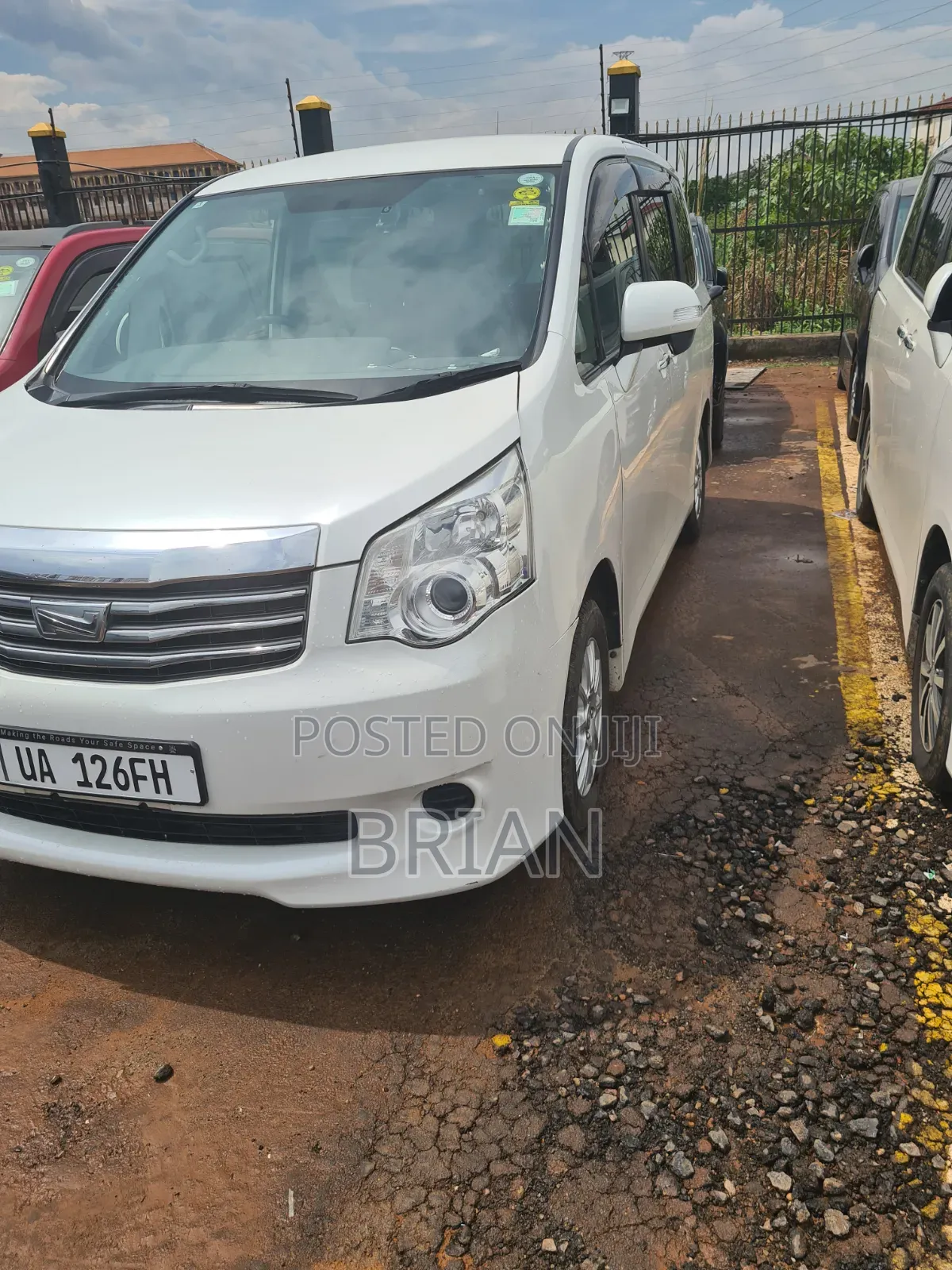 Toyota Noah 2012 White