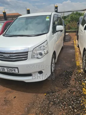 Toyota Noah 2012 White