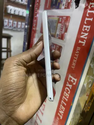 Fujitsu Arrows Be4 32 GB White