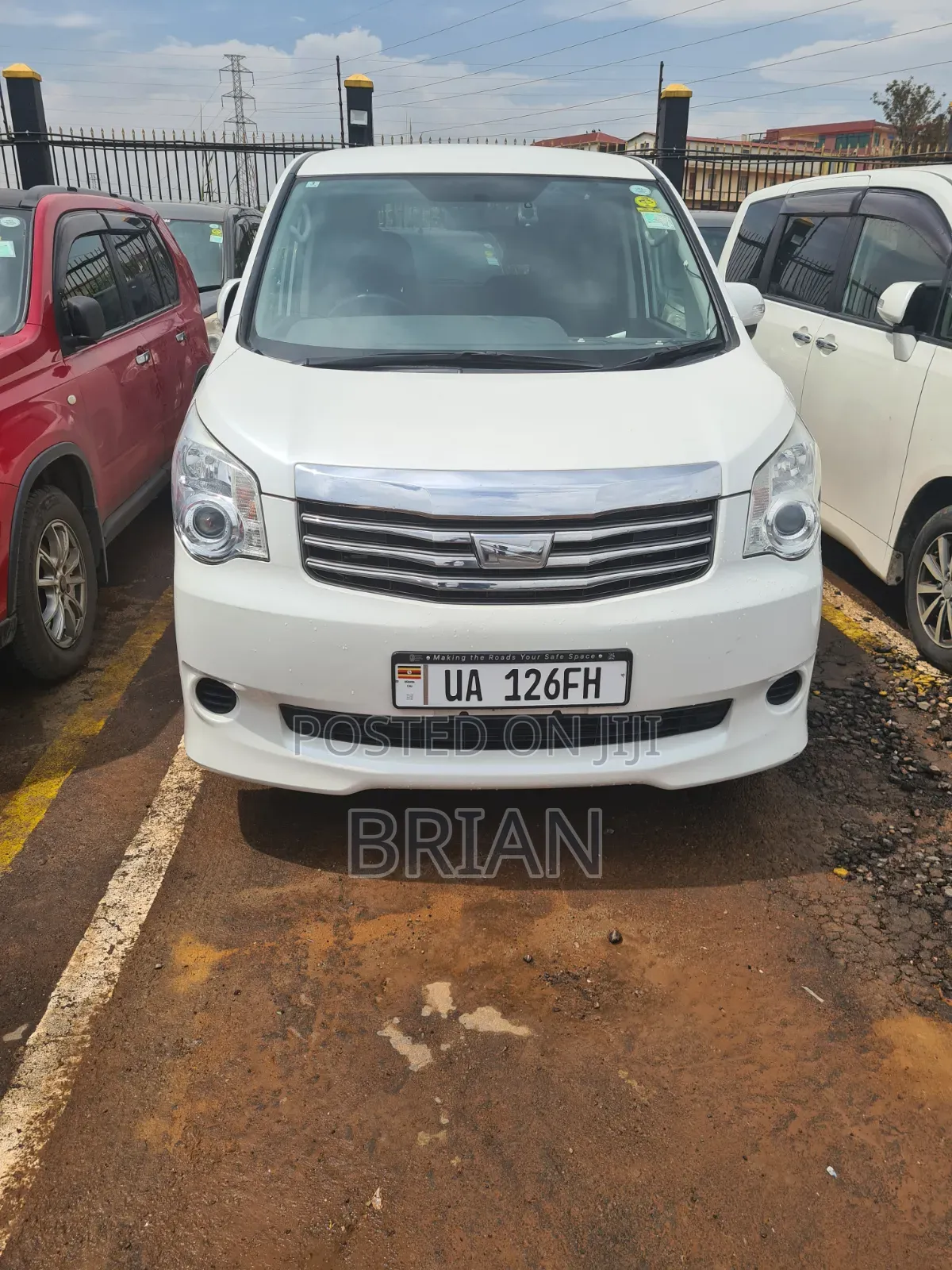 Toyota Noah 2012 White