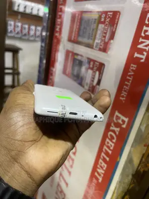 Fujitsu Arrows Be4 32 GB White