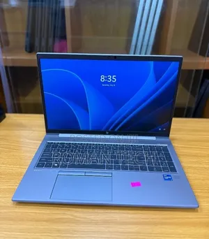 New Laptop HP ZBook Firefly G8 32GB Intel Core i9 SSD 1T