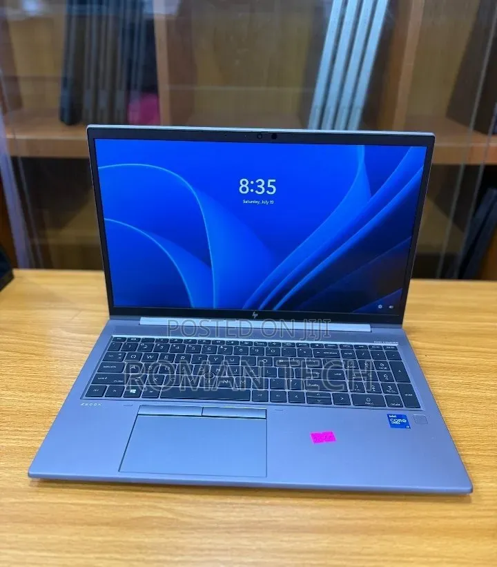New Laptop HP ZBook Firefly G8 32GB Intel Core i9 SSD 1T