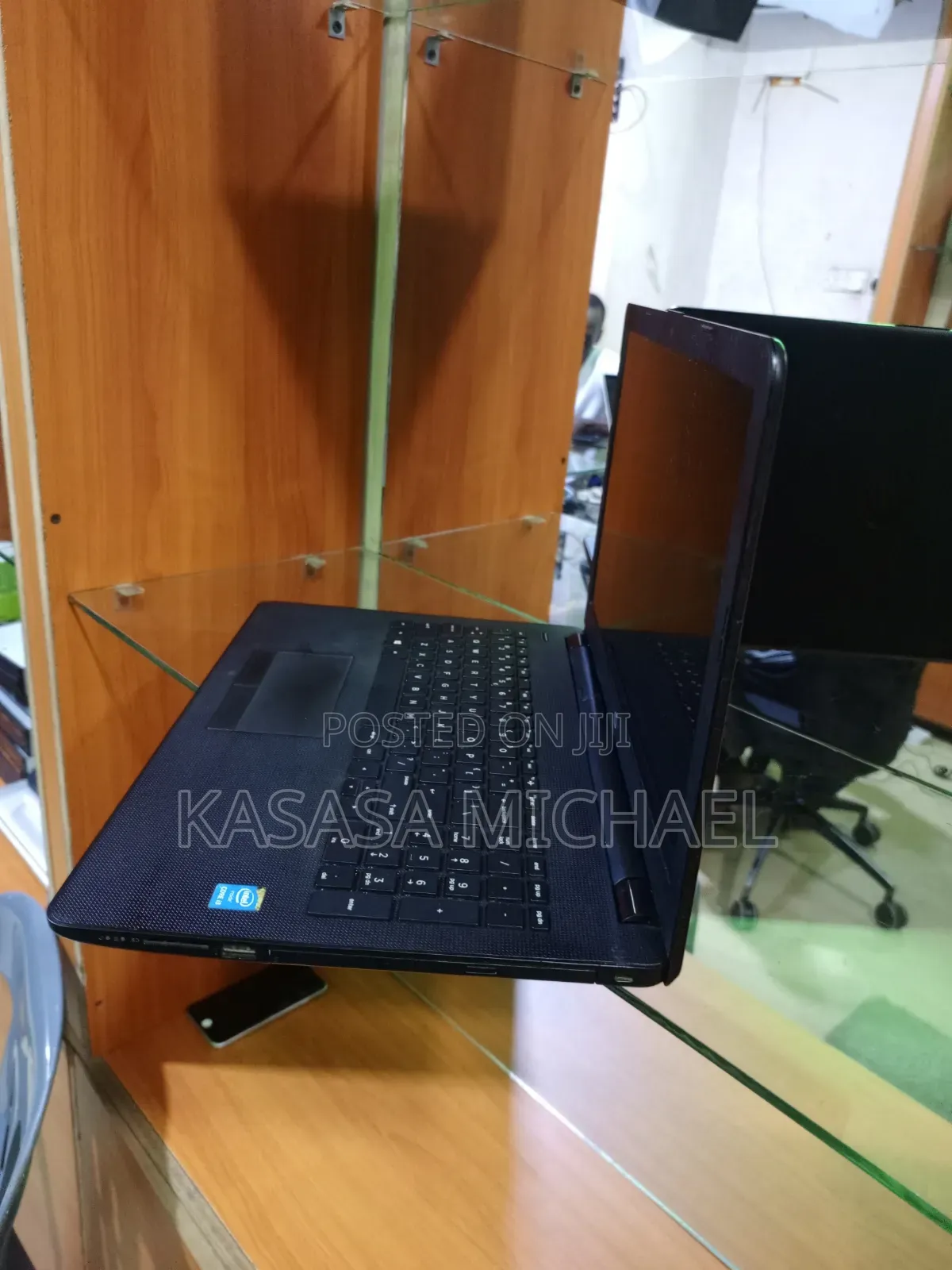 Laptop HP 14-dq1088wm 8GB Intel Core i3 HDD 500GB