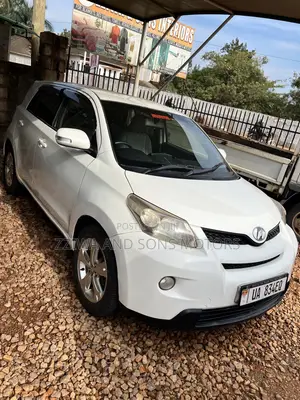 Toyota IST 2011 White