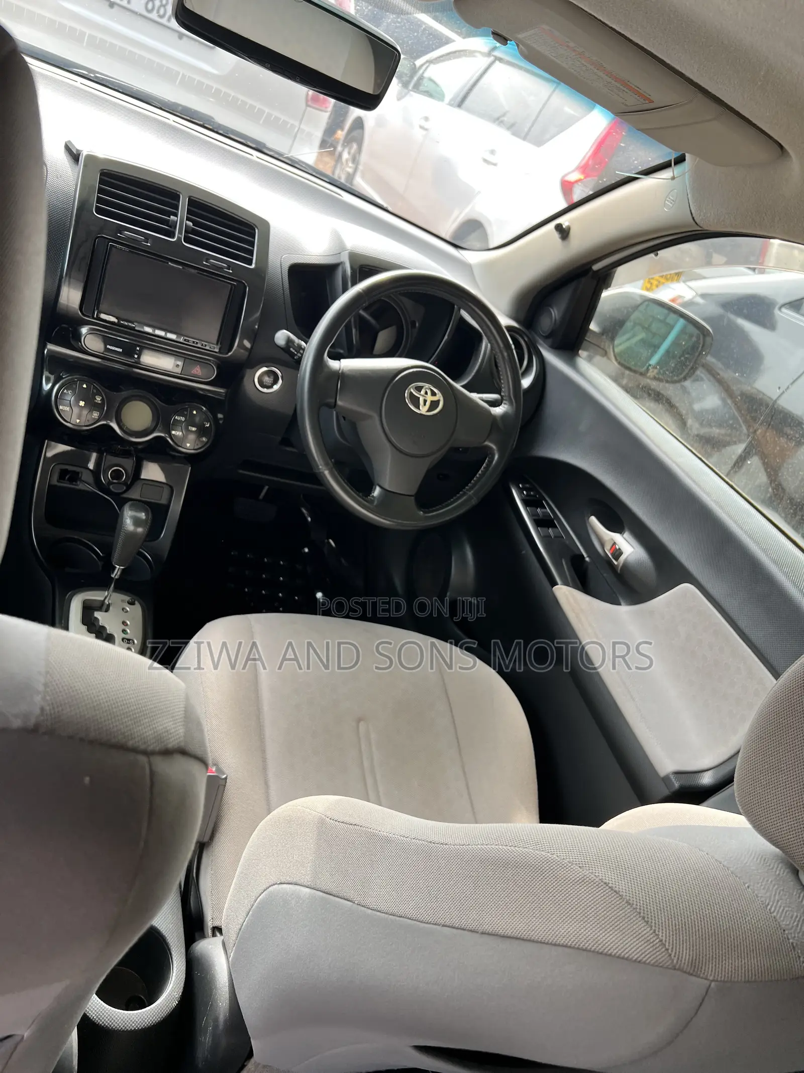 Toyota IST 2011 White