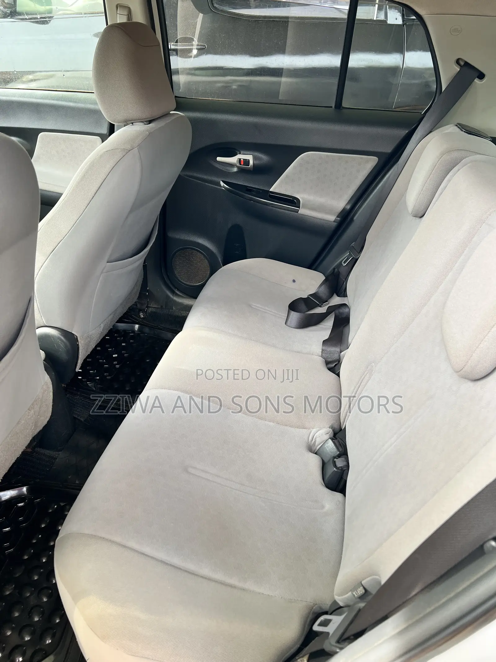 Toyota IST 2011 White