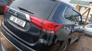 Mitsubishi Outlander 2017 Black