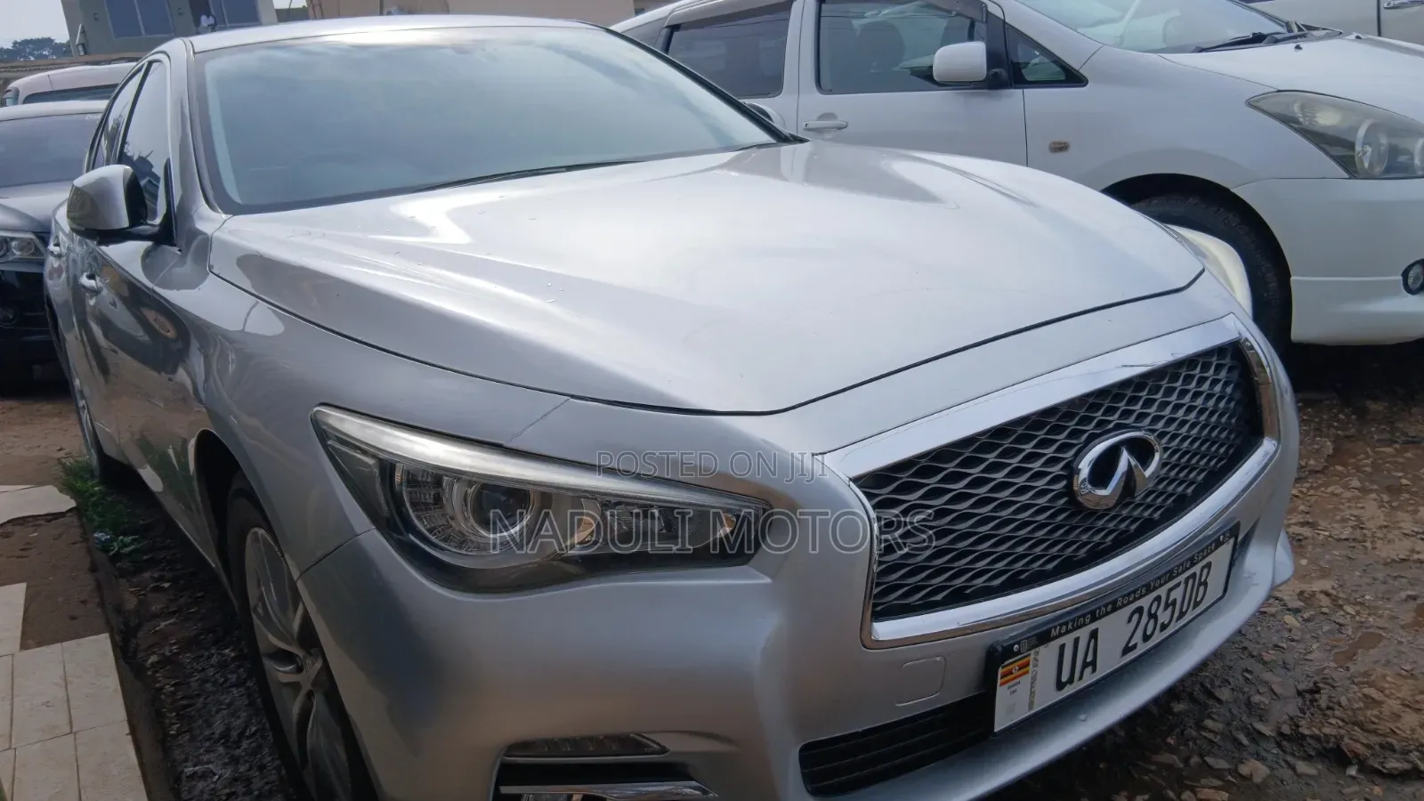 Nissan Skyline 2016 Silver