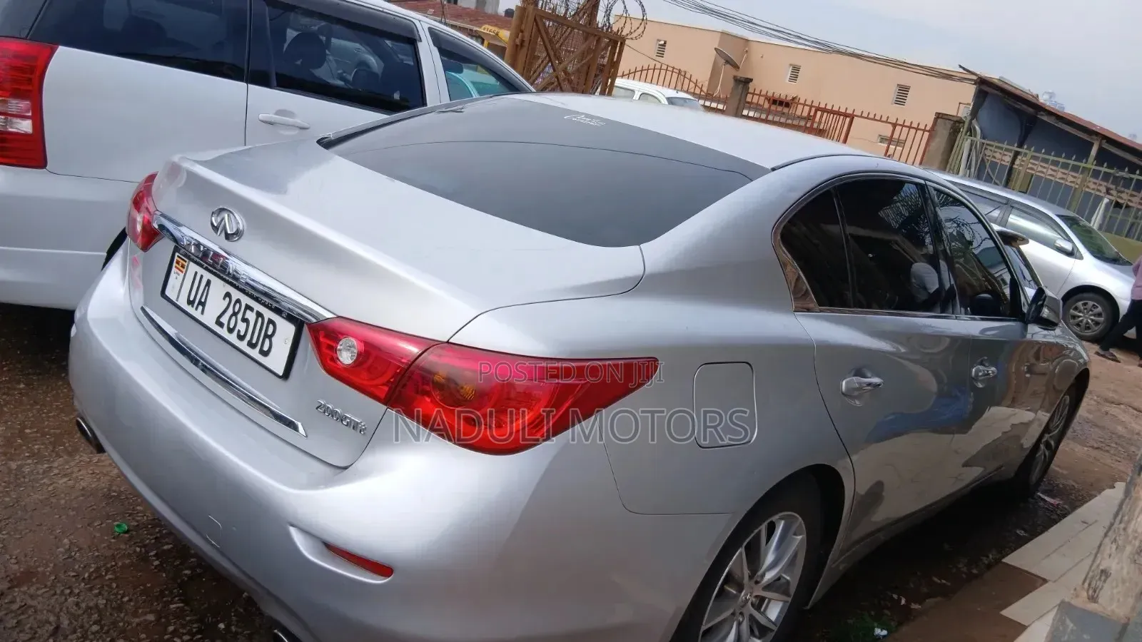 Nissan Skyline 2016 Silver