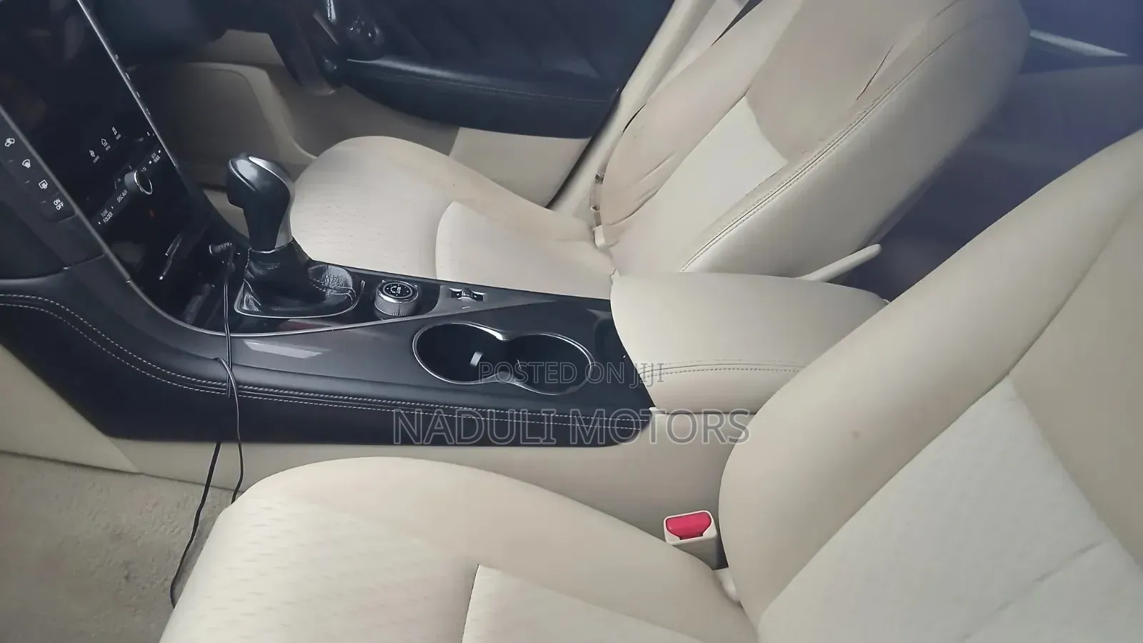 Nissan Skyline 2016 Silver