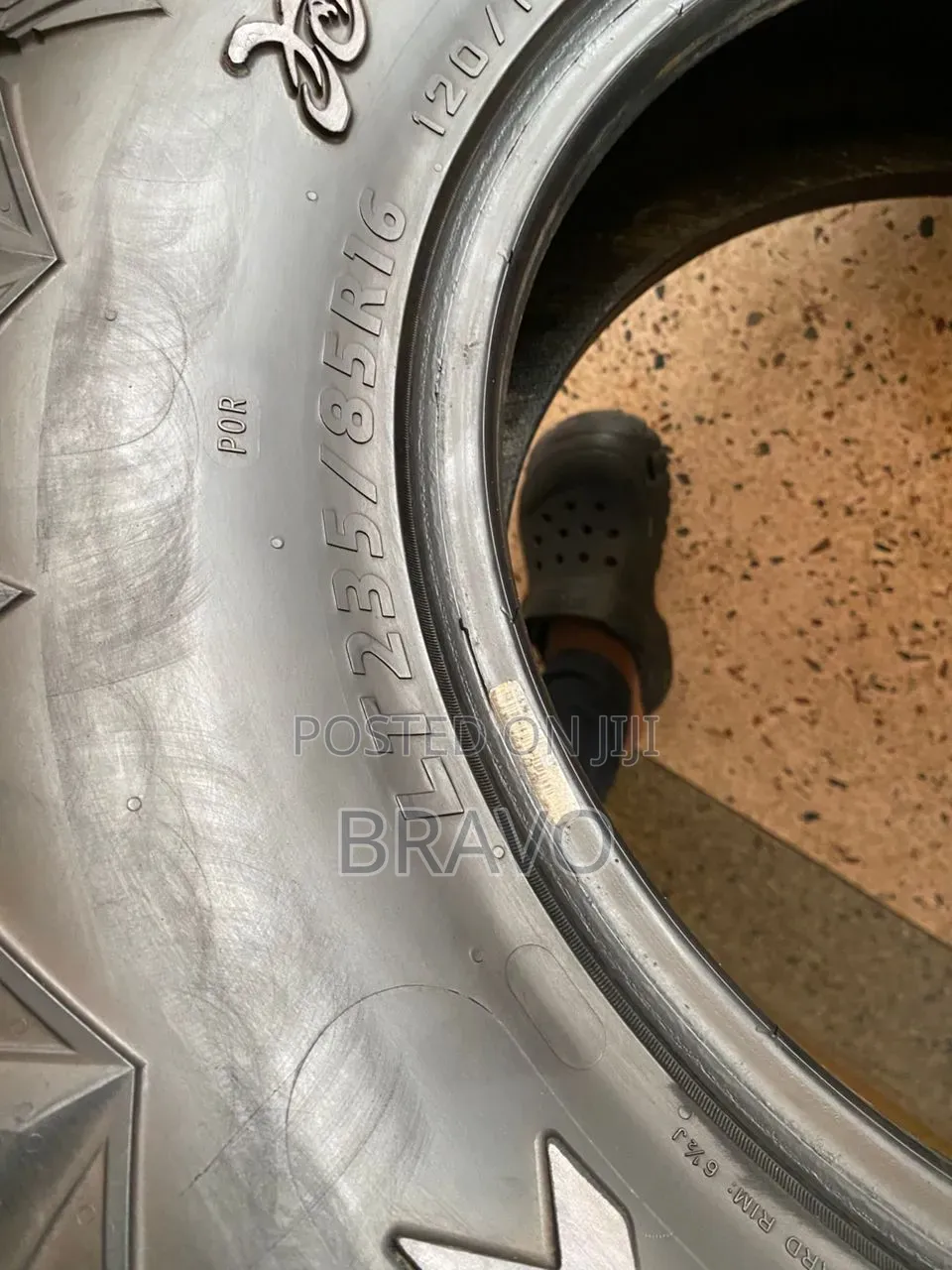235/85r16 Savero Good Condition for Land Cruiser.
