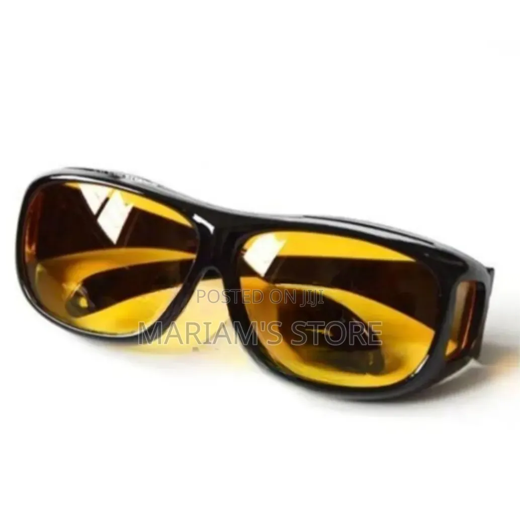 Anti-Glare HD Night Vision Glasses With Yellow-Tinted Lenses.