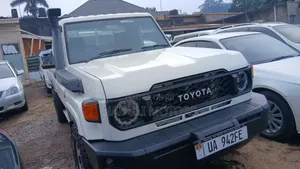 Toyota Land Cruiser 2015 White