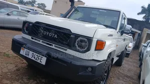 Toyota Land Cruiser 2015 White