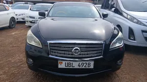 Nissan Fuga 2016 Black