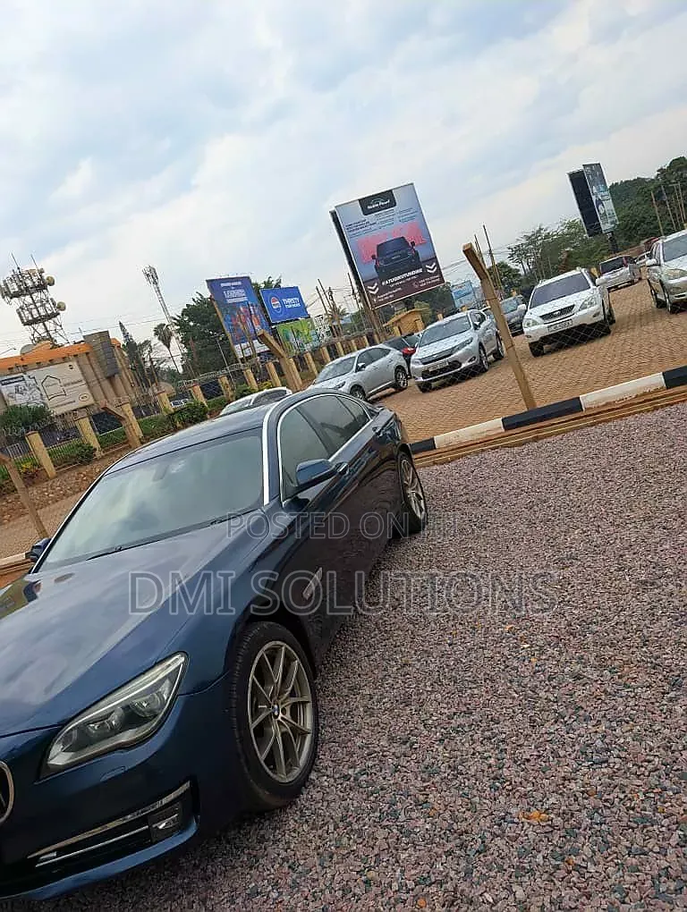 BMW 740 2014 Green