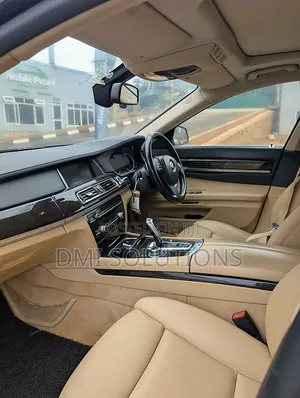 BMW 740 2014 Green