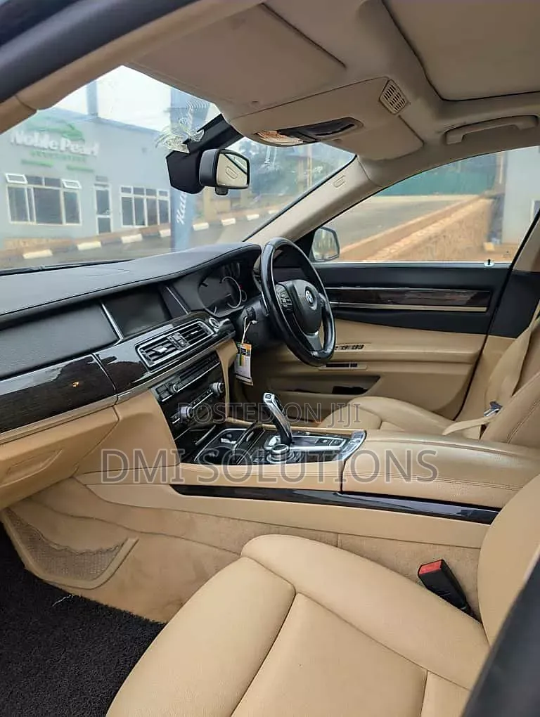 BMW 740 2014 Green