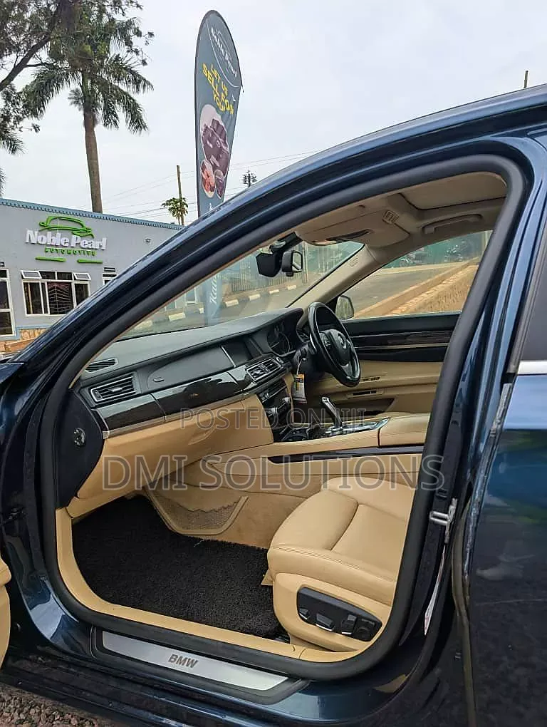 BMW 740 2014 Green