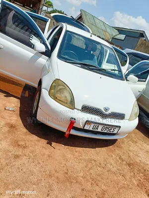 Toyota HiAce 2000 White