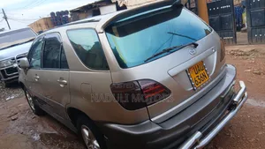 Toyota Harrier 2002 Gold