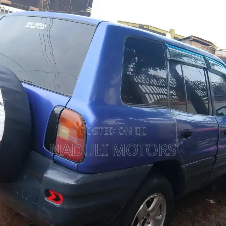 Toyota RAV4 2001 Blue