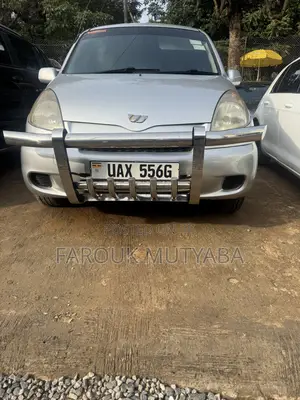 Toyota Fun Cargo 2001 Silver