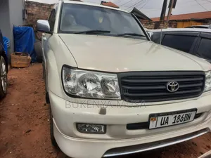 Toyota Land Cruiser 2006 White