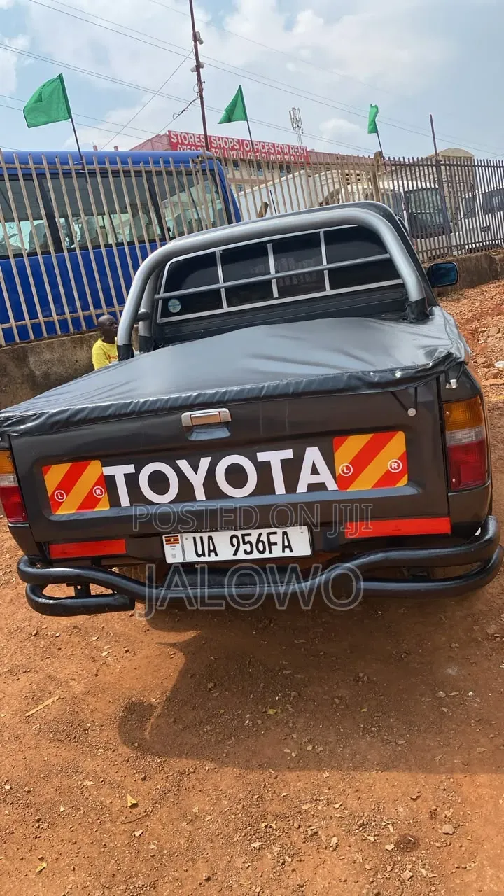 Toyota Hilux 1994 Black