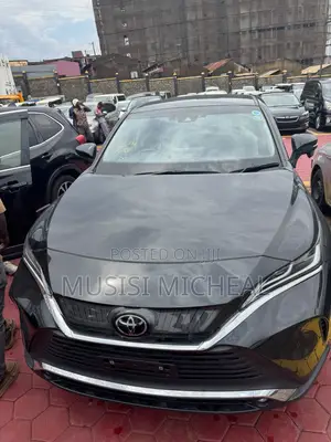 Toyota Harrier 2.0 4WD 2020 Black