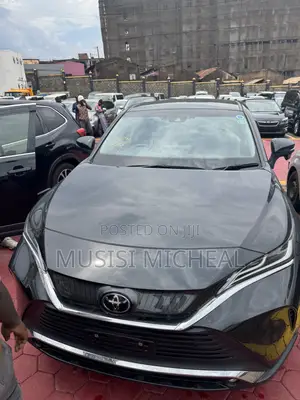Toyota Harrier 2.0 4WD 2020 Black