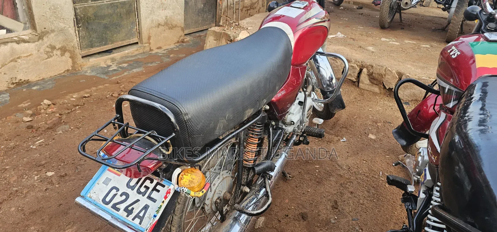 Bajaj Boxer 2025 Red