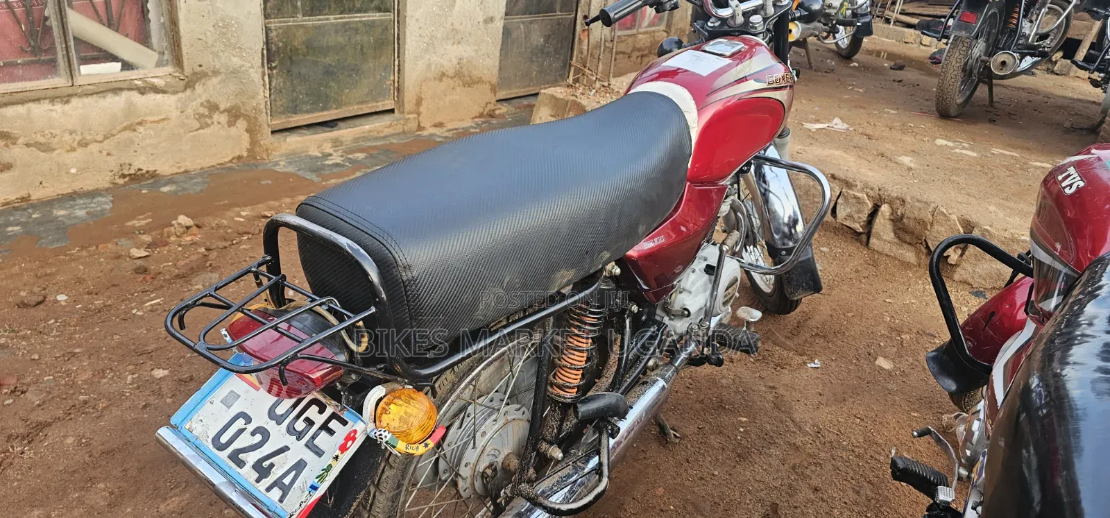 Bajaj Boxer 2025 Red